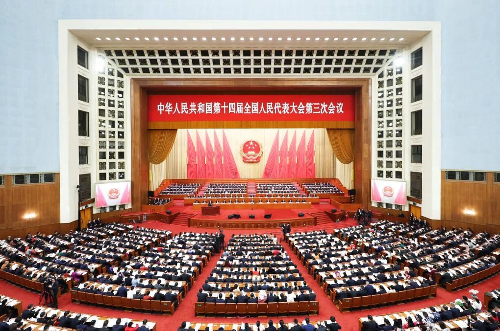 政府工作報(bào)告極簡(jiǎn)版來(lái)了！只有800字